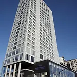 Hilton מלון