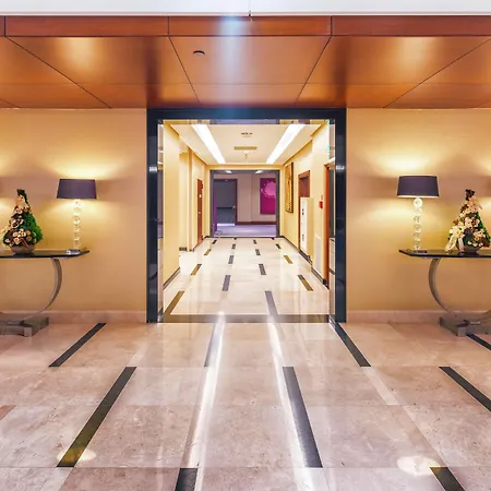 Hilton 4* ワルシャワ