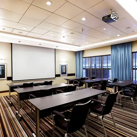 ホテル Hilton 4*