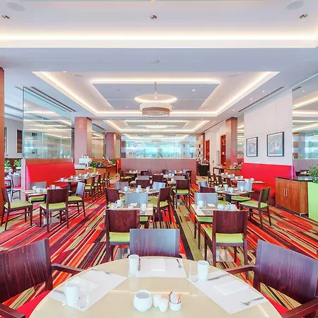 ホテル Hilton ワルシャワ