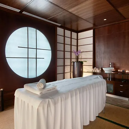 Hilton 4* ワルシャワ