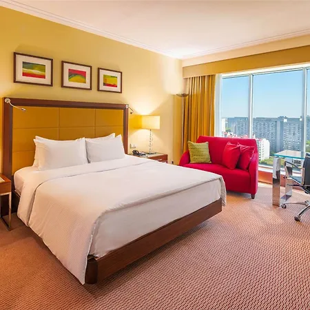 Hilton ホテル 4*