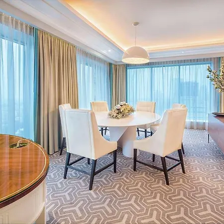 Hilton 4* Warsaw